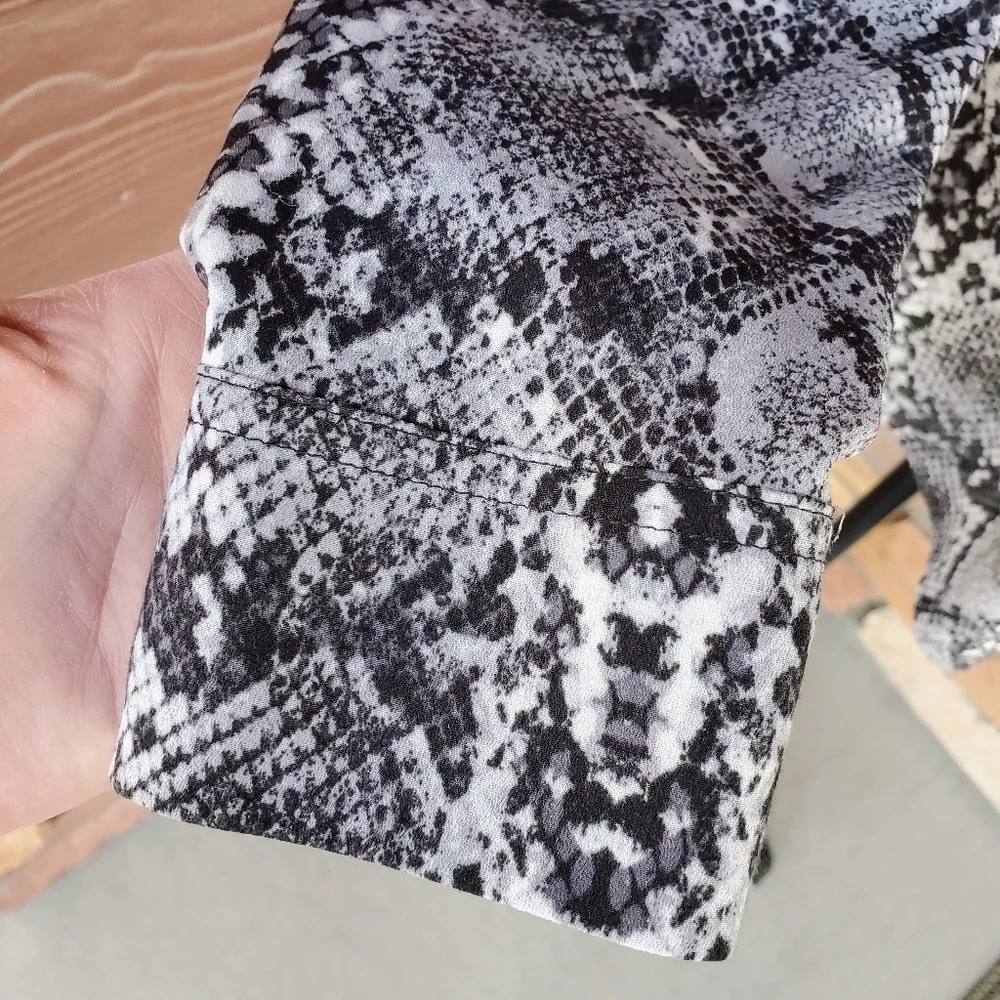 Apt. 9 Snakeskin High Low Button-down Blouse Size… - image 7